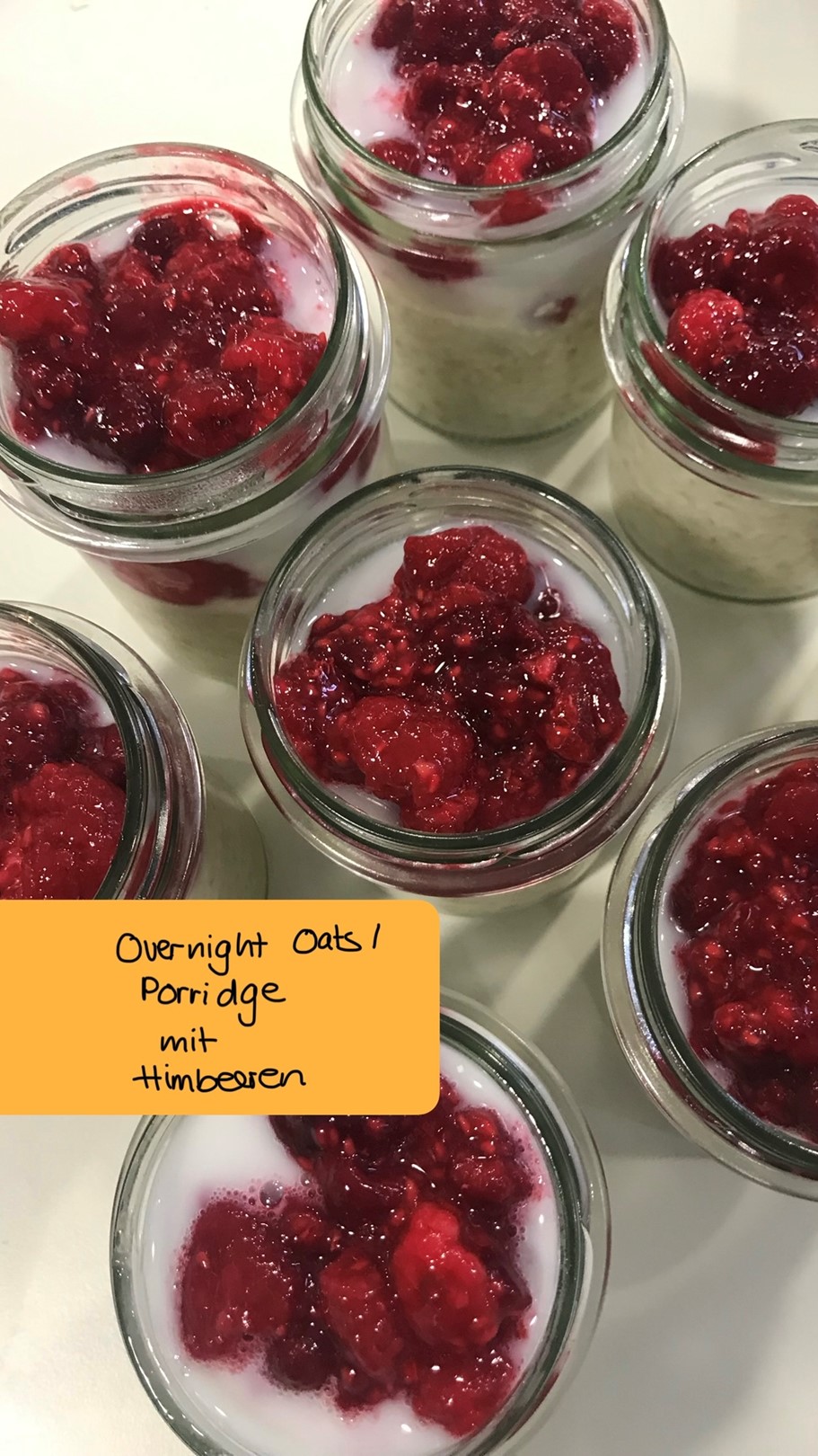 Overnight Oats / Porridge mit Himbeeren